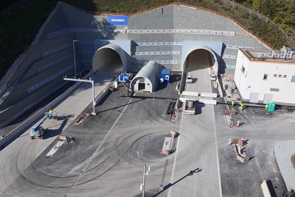 Premiér s ministrom dopravy slávnostne otvorili tunel Višňové
