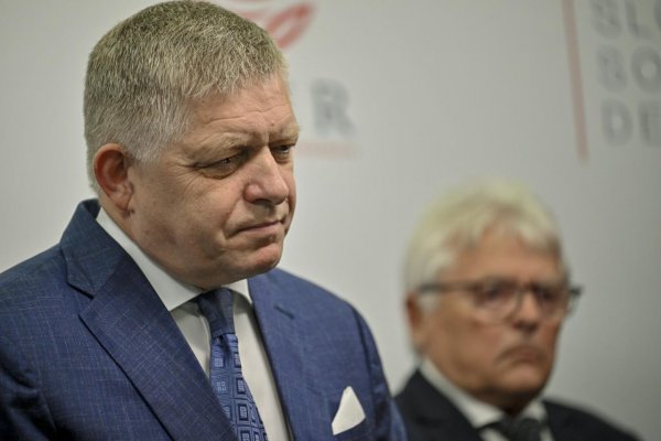 Premiér si nemyslí, že bezpečnosť Slovenska je ohrozená pre dve cestné kamery