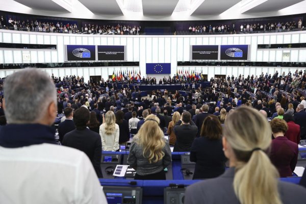 EP bude rokovať o ukončení dovozu ruských energonosičov, nových clách a Gaze