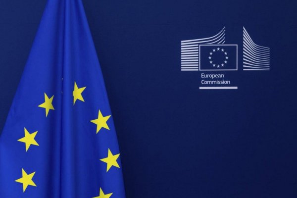 Európska komisia sleduje prípad odmietnutia úradne zapísať manželstvo páru gejov zo SR – čo to znamená podľa Mareka Bartoneka