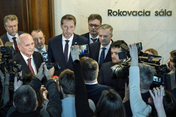 KDH i KÚ sa dohodli s koalíciou na zmene ústavy, podali spoločný návrh