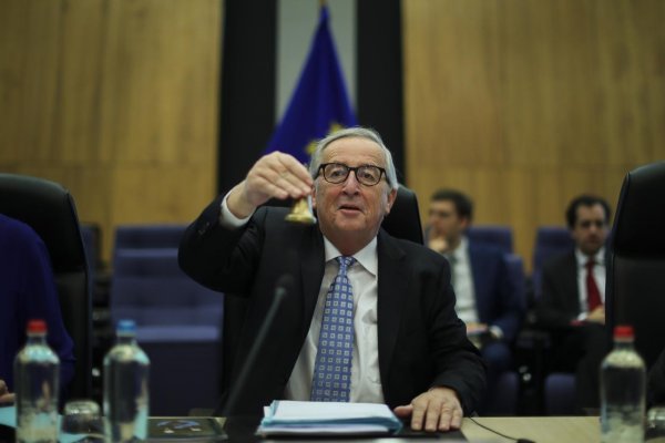 Juncker sa po operácii vrátil do práce