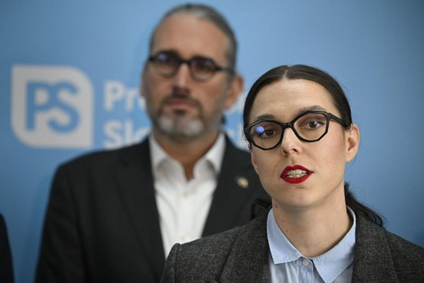 PS odovzdalo v parlamente podpisy na odvolanie Tarabu