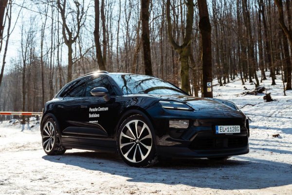 S elektrickým Porsche na Pezinskej Babe