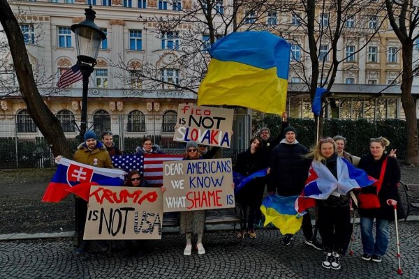 Iniciatíva Mier Ukrajine zverejnila výzvu premiérovi Robertovi Ficovi