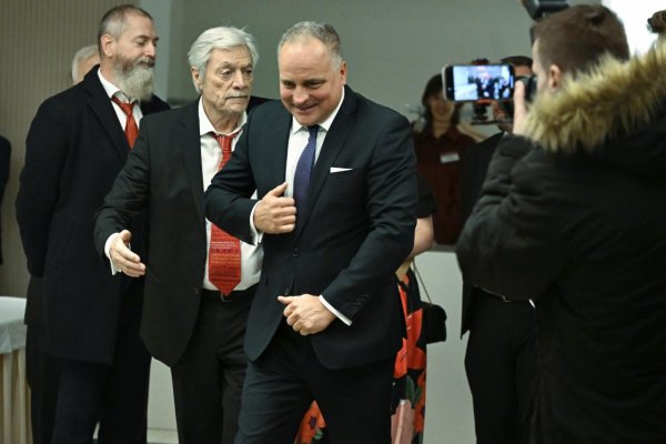 Droba navrhol J. Kukurovi odchod z postu riaditeľa Divadla Aréna