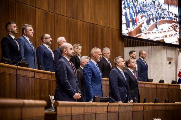 Parlament vyslovil vláde dôveru, podporilo ju 78 poslancov