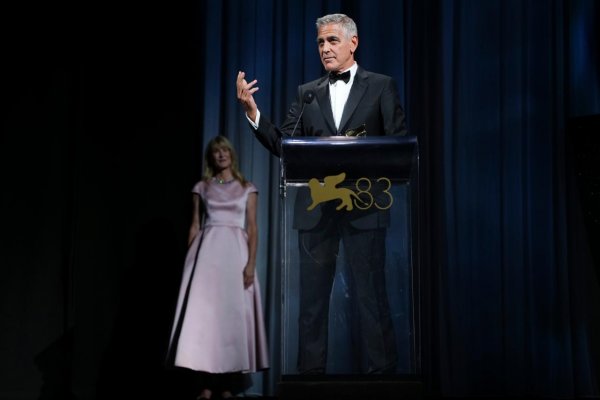 George Clooney na festivale v Benátkach: Hanbím sa, USA vedú najmenej kvalifikovaní ľudia