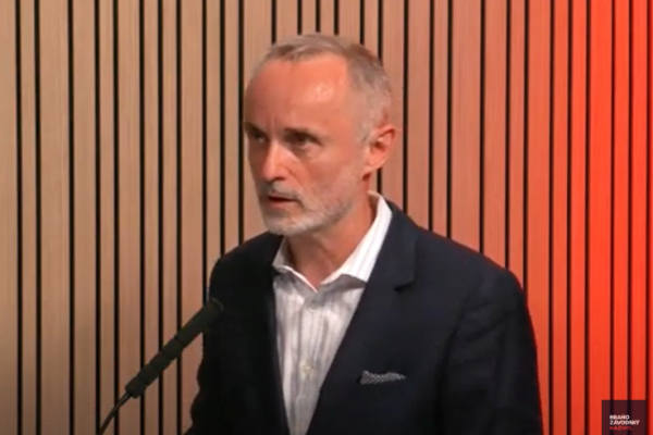 Valášek u Braňa Závodského: Fico hľadá zámienky na vystúpenie z NATO. Ak nesplníme výdavky na obranu, nevyhodia nás