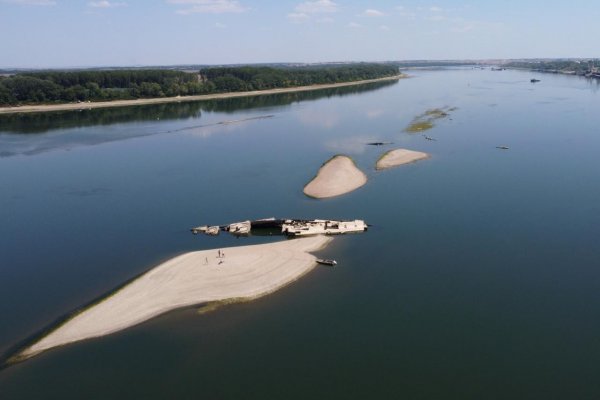 Dunaj vysychá na rekordné minimá, problémy má doprava, energetika či rybolov