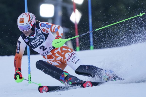 Vlhová tretia po 1. kole slalomu v Záhrebe, vedie Američanka Shiffrinová