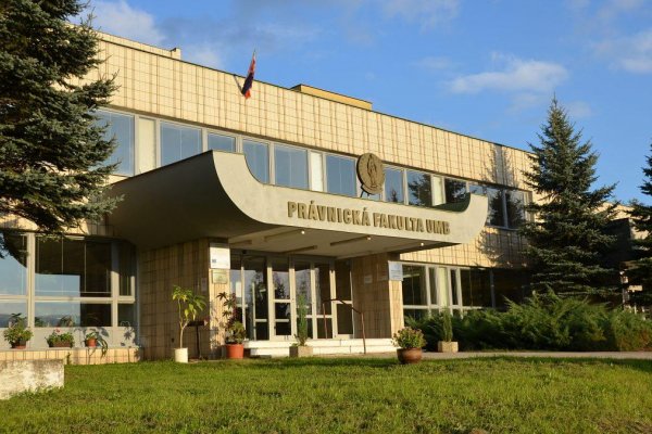 Podozrenia z plagiátorstva na Právnickej fakulte UMB preverí etická komisia