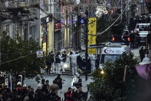 Výbuch na ulici v Istanbule si vyžiadal 6 mŕtvych a desiatky zranených