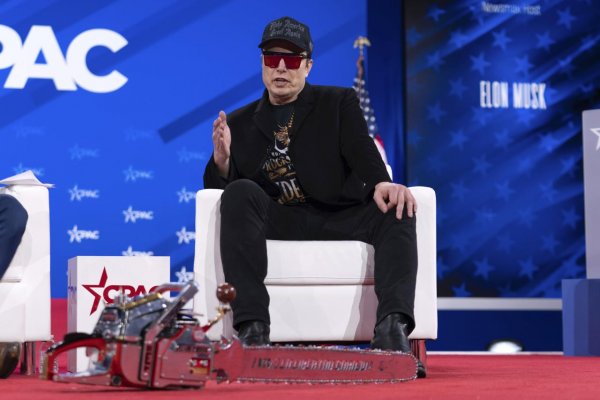 Musk žiada od federálnych zamestnancov, aby zaslali email s výkazom týždennej práce