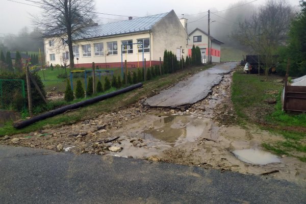 Za katastrofické povodne na Slovensku si môžeme často sami