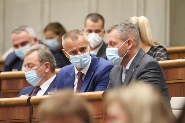 Poslanci navrhnú zníženie trestov za držanie marihuany