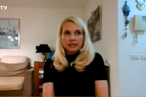 Očkovanie je perfektne zorganizované. Na vakcínu som čakala 10 minút, tvrdí Češka žijúca v Izraeli 