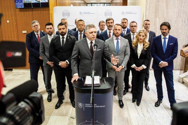 Hlavná domáca antiosobnosť: Podriadení predsedu vlády