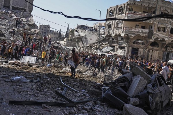 Trump verí v prímerie v Pásme Gazy už na budúci týždeň, narastá kritika pre civilné obete pri distribúcii potravín