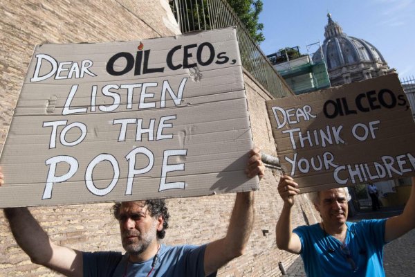 Pápež vyzval predstaviteľov ropného priemyslu na boj proti zmene klímy
