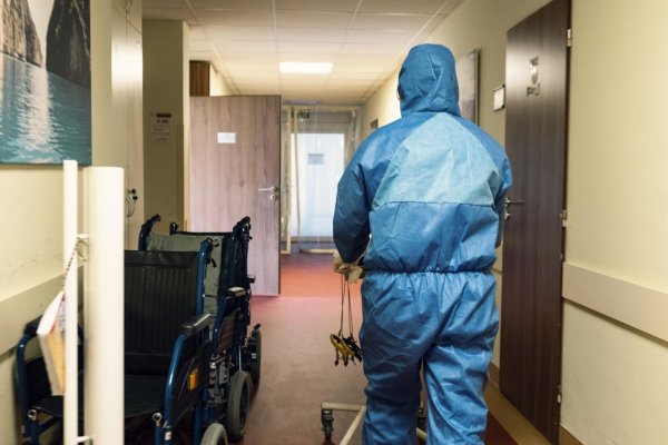 Pri šírení delta variantu hrozí na Slovensku trojnásobok obetí oproti druhej vlne pandémie