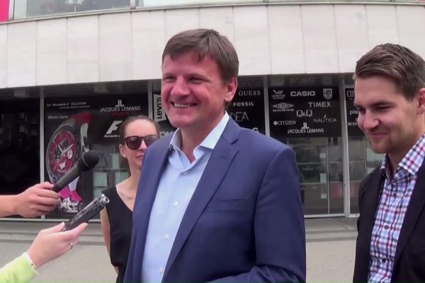 Slovenská bryndza sa vyrába z mlieka francúzskych oviec, ktoré kŕmia šrotom