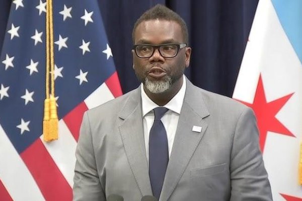 Nechceme tanky v našich uliciach, odkázal Trumpovi starosta Chicaga