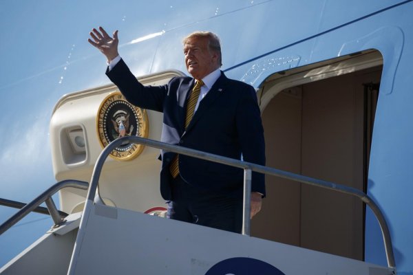 Trump sa nechce stretnúť s Rúháním; Irán rokovania s USA tiež vylučuje