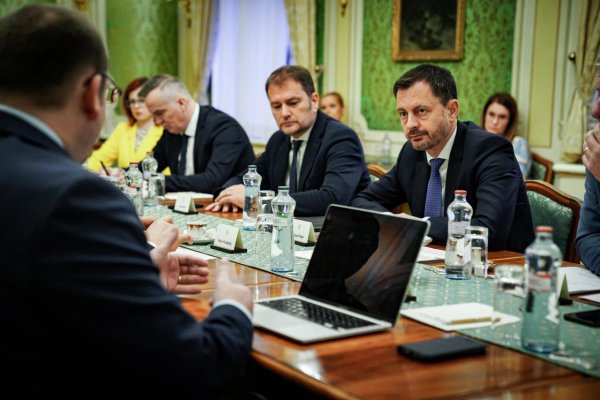 Premiér: V siedmich bodoch smerujeme s LOZ k dohode, zostáva to stáť na platoch